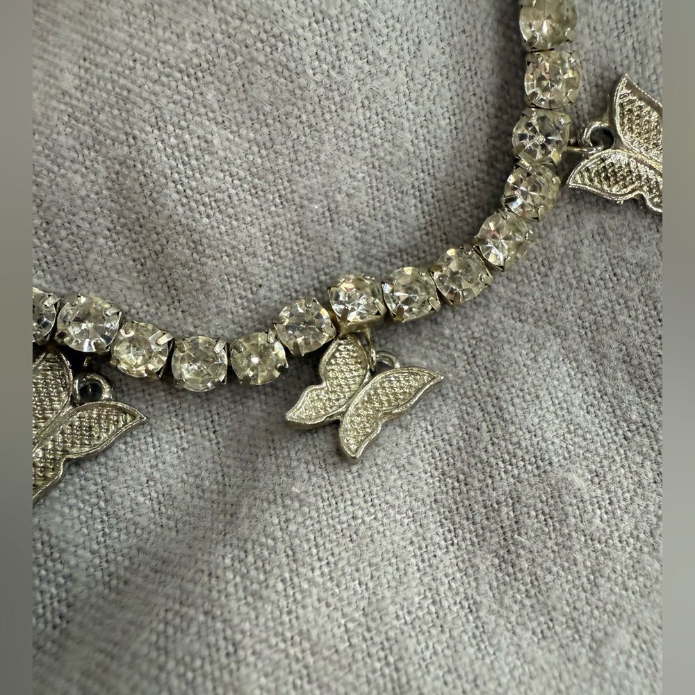 Vintage Style Silver Tone Necklace Rhinestone and Butterfly necklace‎ hook clasp